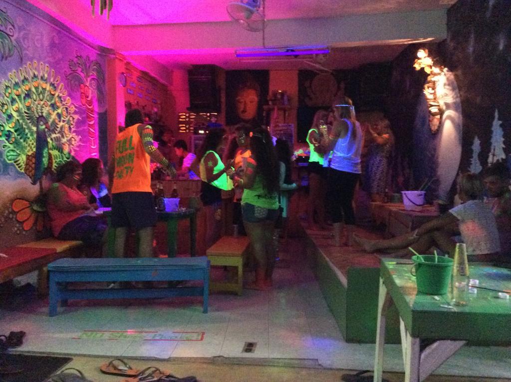 Maddy'S Hostel Ko Pha Ngan Buitenkant foto