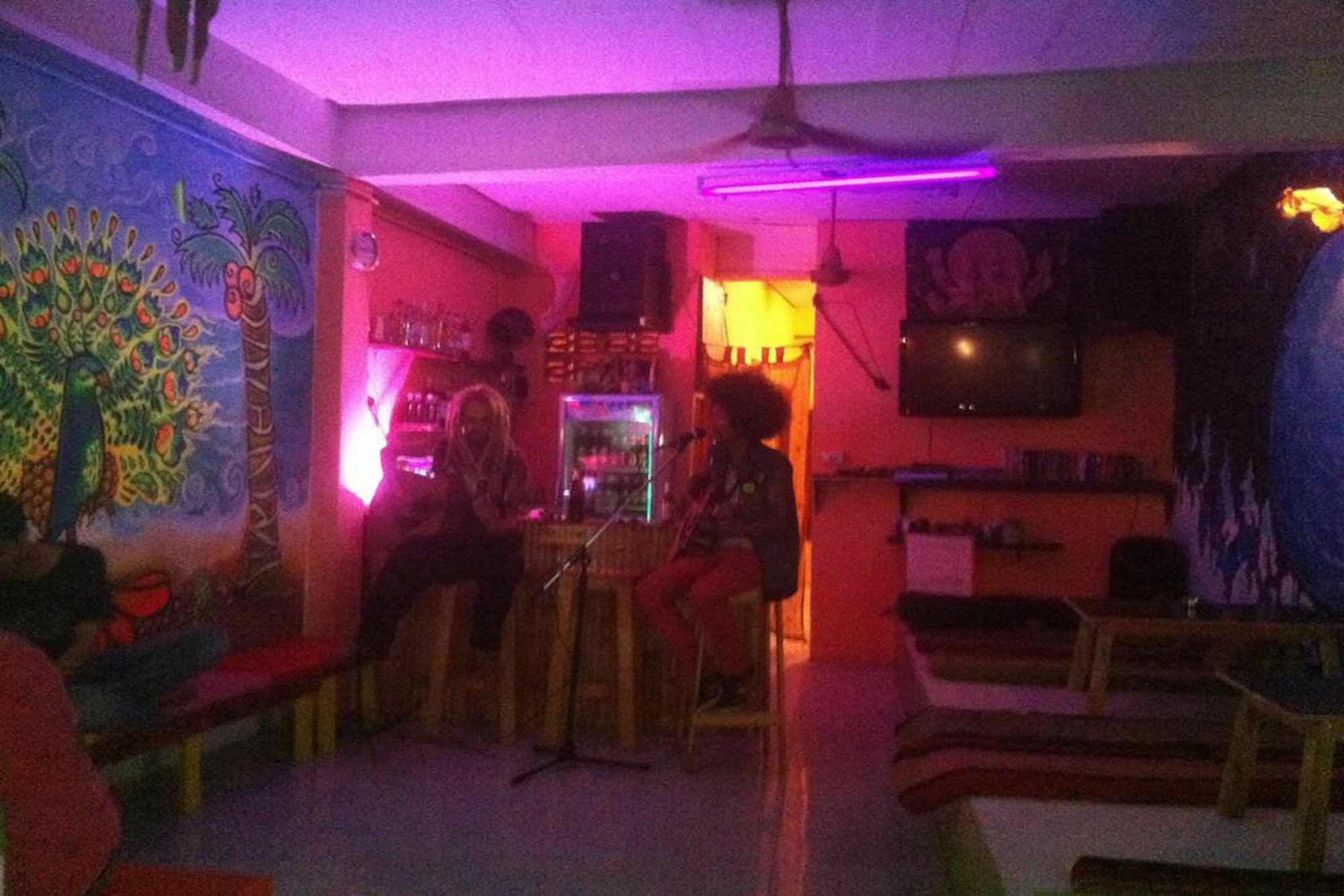 Maddy'S Hostel Ko Pha Ngan Buitenkant foto
